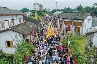 高效输出！浓眉首节7中5独得10分5板